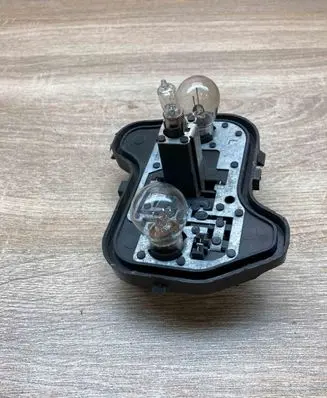 Volkswagen Golf IV Tail light bulb cover holder 89031796 89031822
