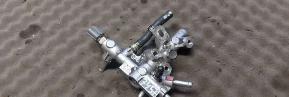 Mazda 3 III Fuel distributor 