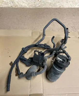 Volkswagen PASSAT B5.5 Fuel filter housing 3B0201896
