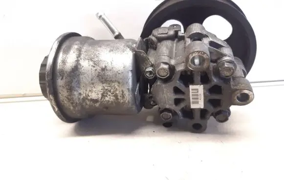 Toyota Avensis T250 Power steering pump UZB87227