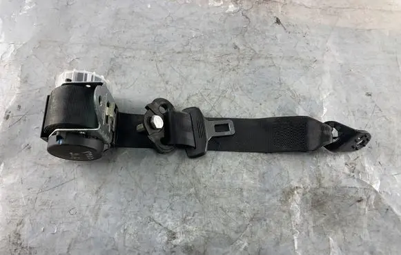 Volkswagen Polo IV 9N3 Rear seatbelt 6Q0857806A