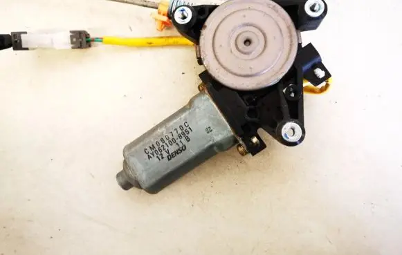 Mitsubishi Galant Front door window regulator motor cm090770c ay062100-8951
