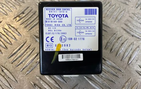 Toyota Corolla Verso AR10 Door control unit/module 897410F010 61B168000 10R021776