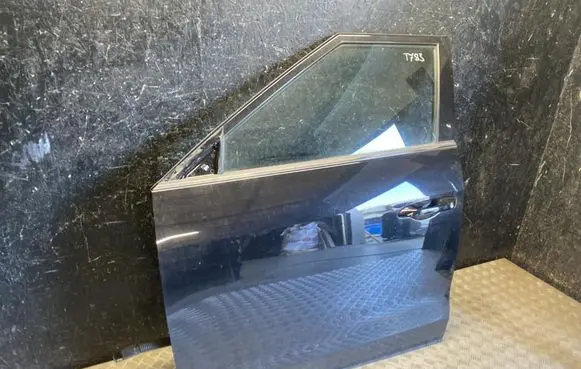 SsangYong Tivoli Front door