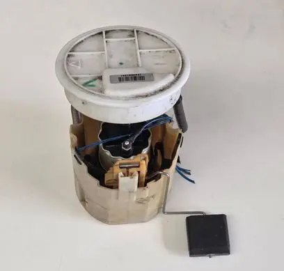 Mercedes-Benz CLS C219 In-tank fuel pump A2114701694