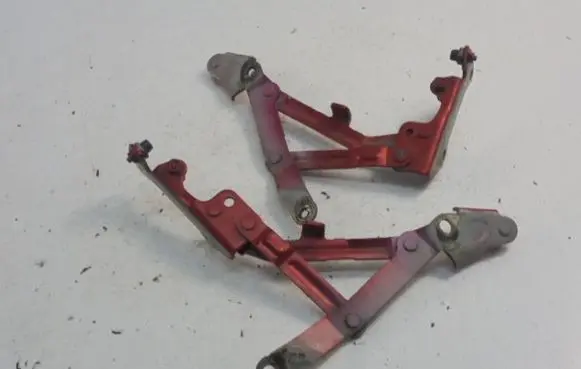 Mitsubishi Lancer VIII Tailgate/trunk/boot hinge 