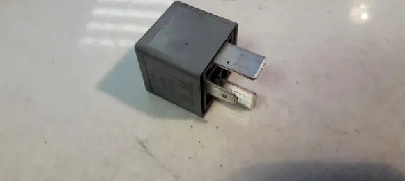 Skoda Superb B5 (3U) Other relay 8D0951253