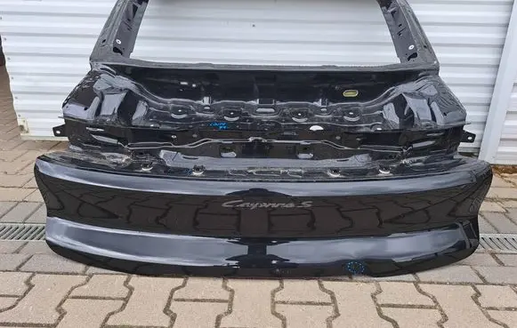 Porsche Cayenne (9Y0 9Y3) Tailgate/trunk/boot lid 9Y3827446C