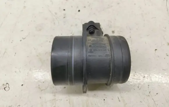Volkswagen Touareg I Mass air flow meter 074906461B 0281002461