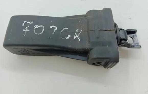 Seat Arona Rear door check strap stopper 6F0839267