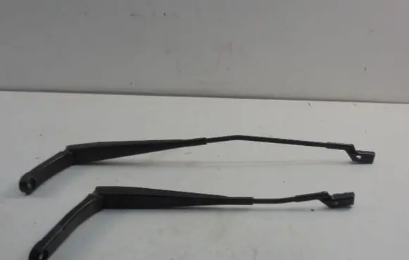 Skoda Fabia Mk3 (NJ) Front wiper blade arm 6V1955409A