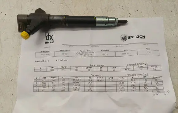 Toyota Avensis T270 Fuel injector 2367029136 2367029135 236700R080