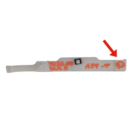 Rear bumper mounting bracket