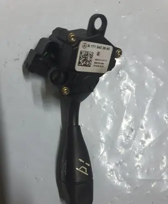 Mercedes-Benz CLS C219 Steering wheel adjustment handle/lever A1715402945