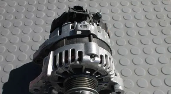 KIA Rio Generator/alternator 3730004950