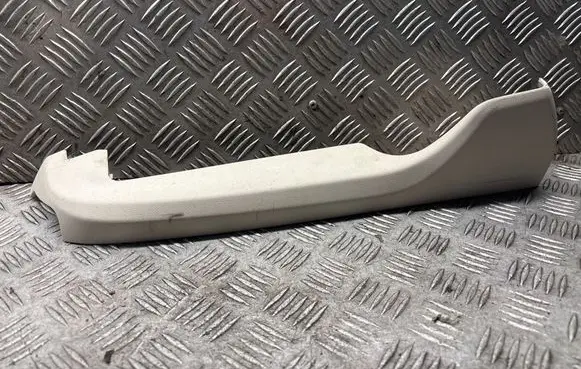 BMW 5 G30 G31 G38 Front passenger seat rail trim 107317447 829010 WXE30E0005