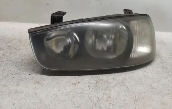 Hyundai Elantra Headlight/headlamp