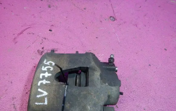 Skoda Octavia Mk1 (1U) Front brake caliper