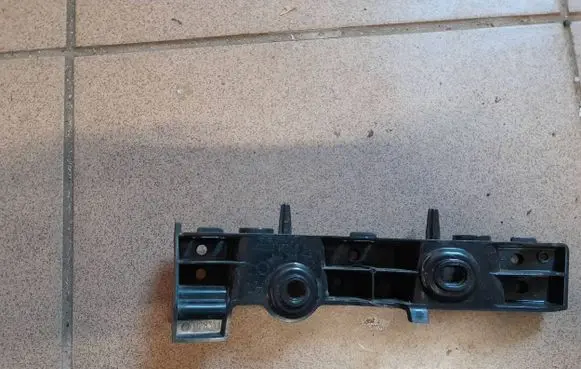Renault Captur Front bumper mounting bracket 522231750R