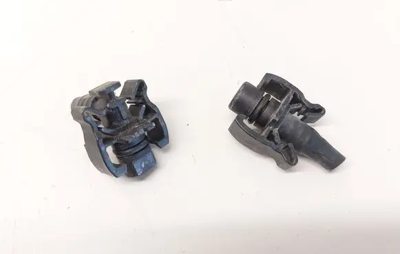 Engine coolant pipe/hose
