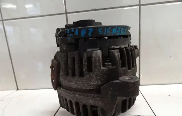 Toyota Avensis T250 Generator/alternator 0124325085 27060-0H070-B