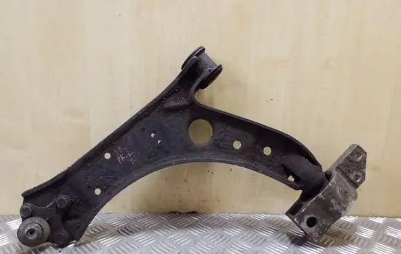 Front lower control arm/wishbone