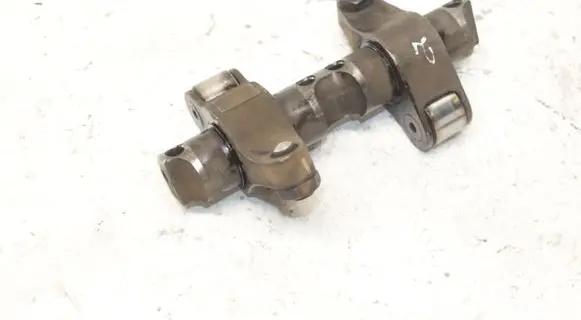 Volkswagen PASSAT B6 Other cylinder head part 