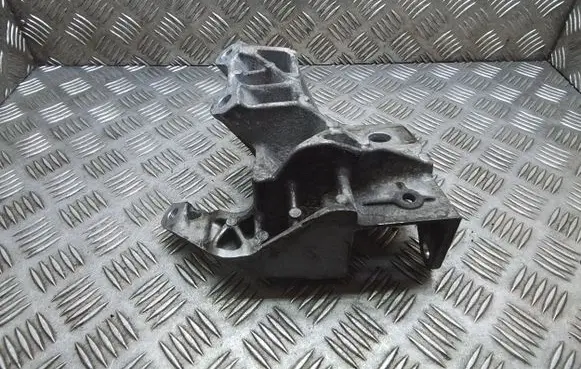 Volvo V60 Engine mounting bracket 31401633