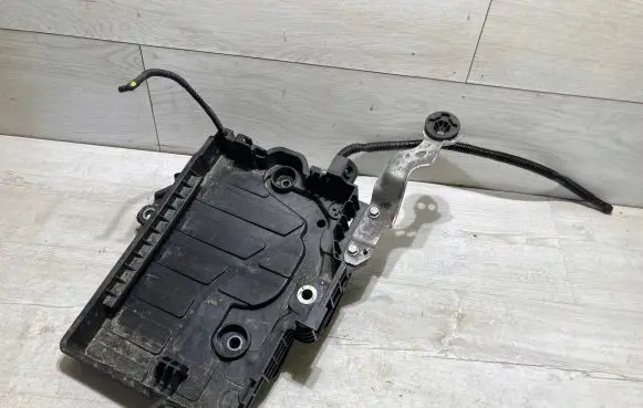 Dacia Sandero III Battery tray 648946748R