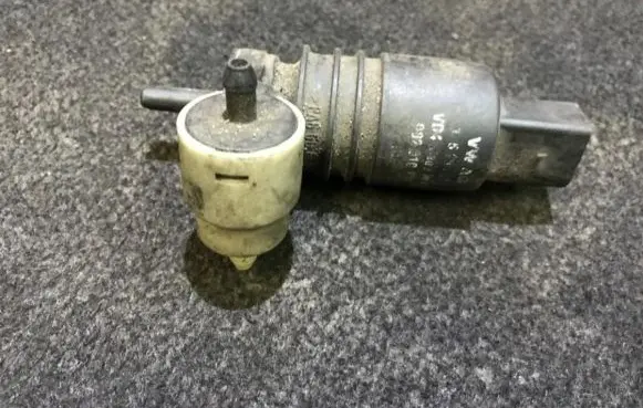 Audi A2 Windscreen/windshield washer pump