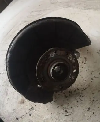 Volkswagen PASSAT B6 Front wheel hub