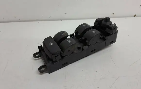 Volvo V70 Electric window control switch 31334881