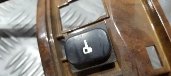 Peugeot 607 Central locking switch button 