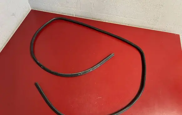 Sunroof sealing rubber