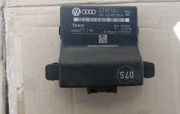 Volkswagen PASSAT B6 Gateway control module 3C0907530C 3C0907951A
