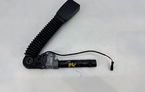 BMW 5 F10 F11 Front seatbelt buckle 9115305