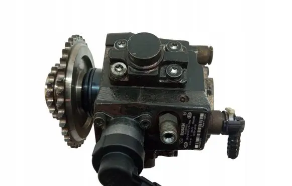 Hyundai i30 Fuel injection high pressure pump 331002A410