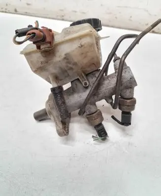 Master brake cylinder