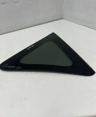 Toyota Verso-S Rear side window