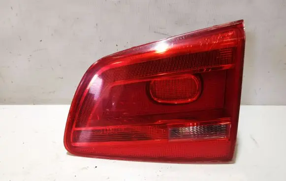 Volkswagen Touran II Tailgate rear/tail lights 1T0945094