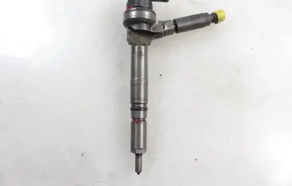 Opel Astra H Fuel injector 0445110175