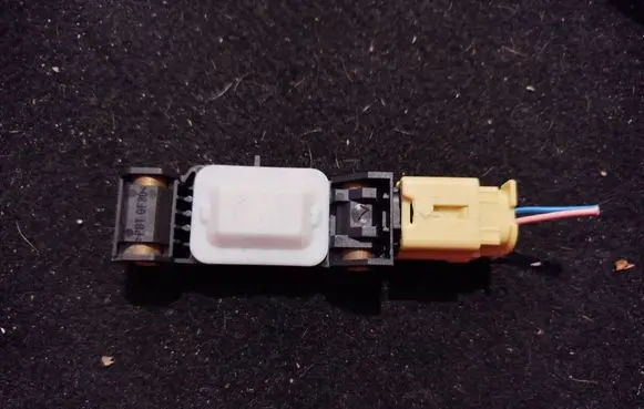 Nissan Note (E11) Airbag deployment crash/impact sensor 0285003019 305272 98830AY00A