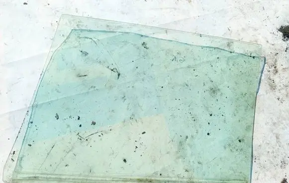 Toyota RAV 4 (XA30) Rear door window glass AS2