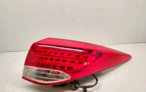 Hyundai i40 Rear/tail lights 92402-3Z0