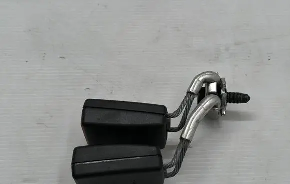 Volkswagen PASSAT B6 Rear seatbelt buckle 3C0857739B