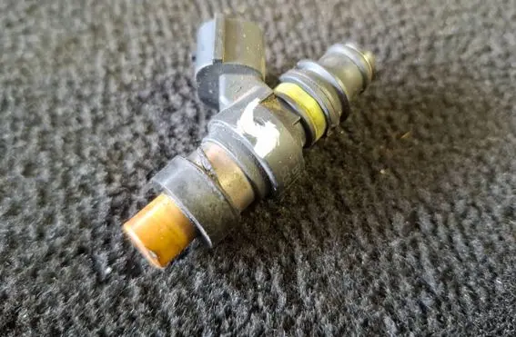 Subaru Legacy Fuel injector