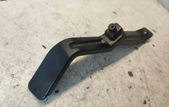 Ford Mustang VI Fog light bracket 