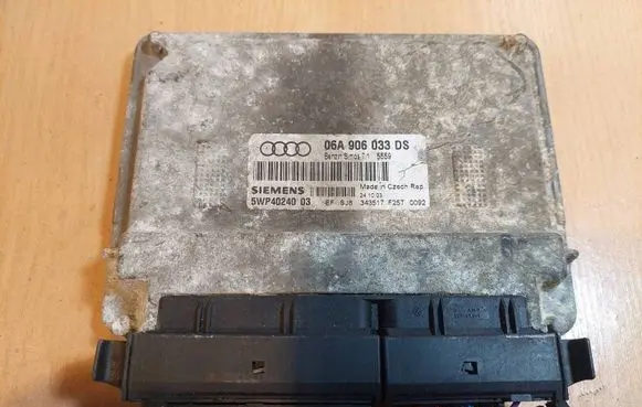 Audi A3 S3 8P Engine control unit/module ECU 06A906033DS 5WP40240 SIMOS7.1