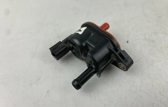 Subaru Forester SK Vacuum valve 16131AA080