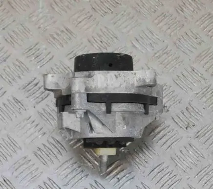Engine mount bracket